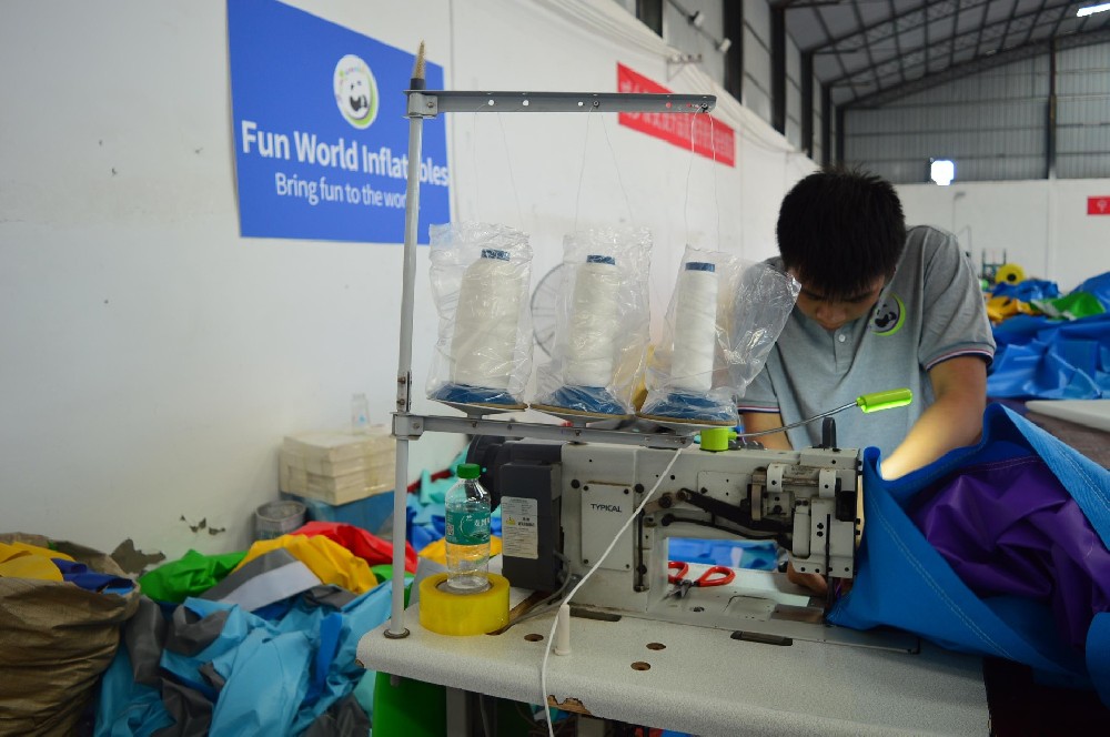 Funworld Inflatables，dedicated to producing inflatables and bring fun to the world